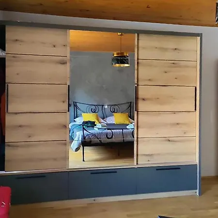 3 Bedroom Beautiful In アパート