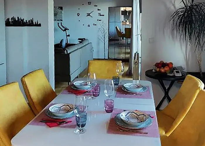 3 Bedroom Cozy In Appartamento *